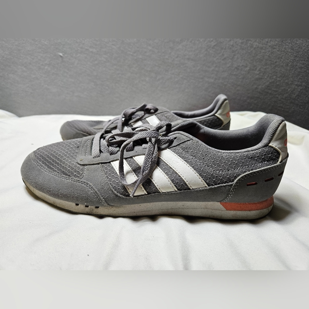 Adidas Women's Gray, White, Peach Sneakers